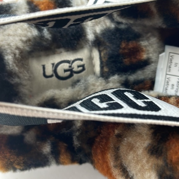 UGG Fluff Yeah Leopard Slippers - Picture 6 of 9